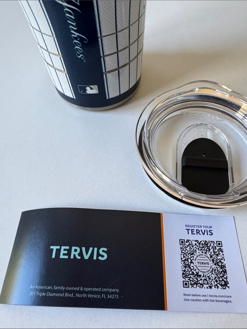 Tervis White and Navy NY Yankees Pinstripe T2 Stainless Tumbler and Mug Set - Picture 7 of 16